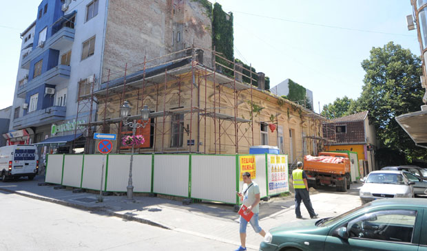 ХОСТЕЛ УМЕСТО МУЗЕЈА: Кући великог родољуба и страдалника новосадске рације прети заборав  